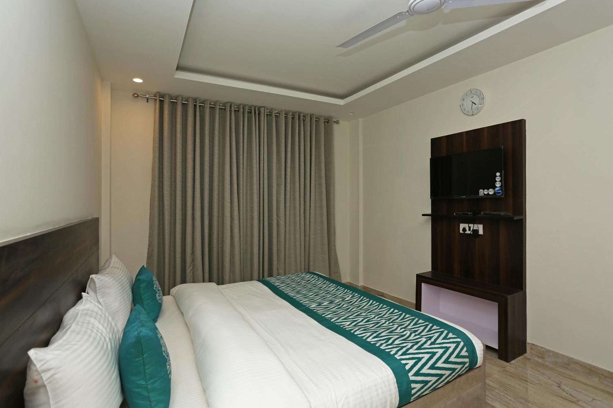 Hotel O Lakshya New Delhi Exteriör bild