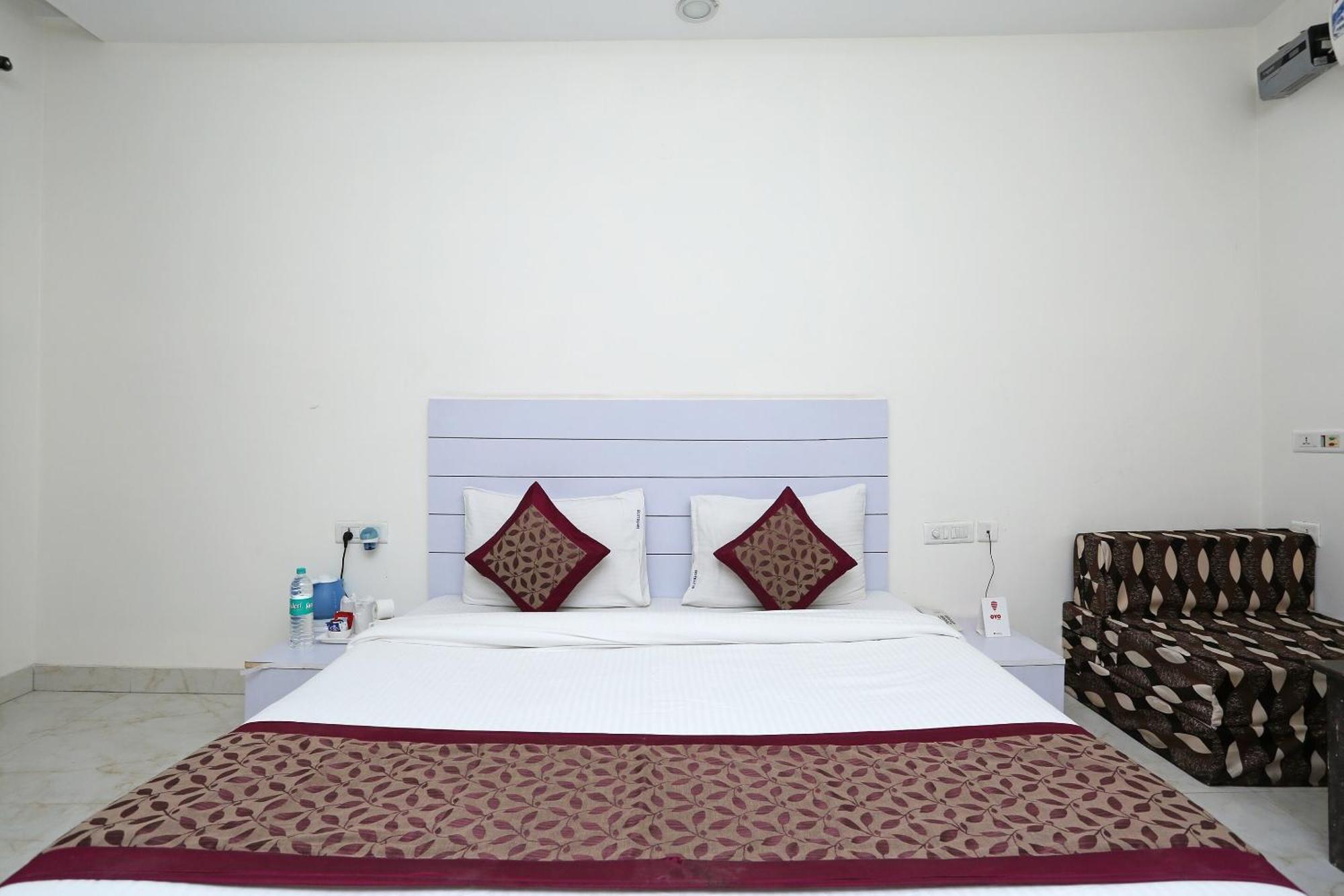Hotel O Lakshya New Delhi Exteriör bild