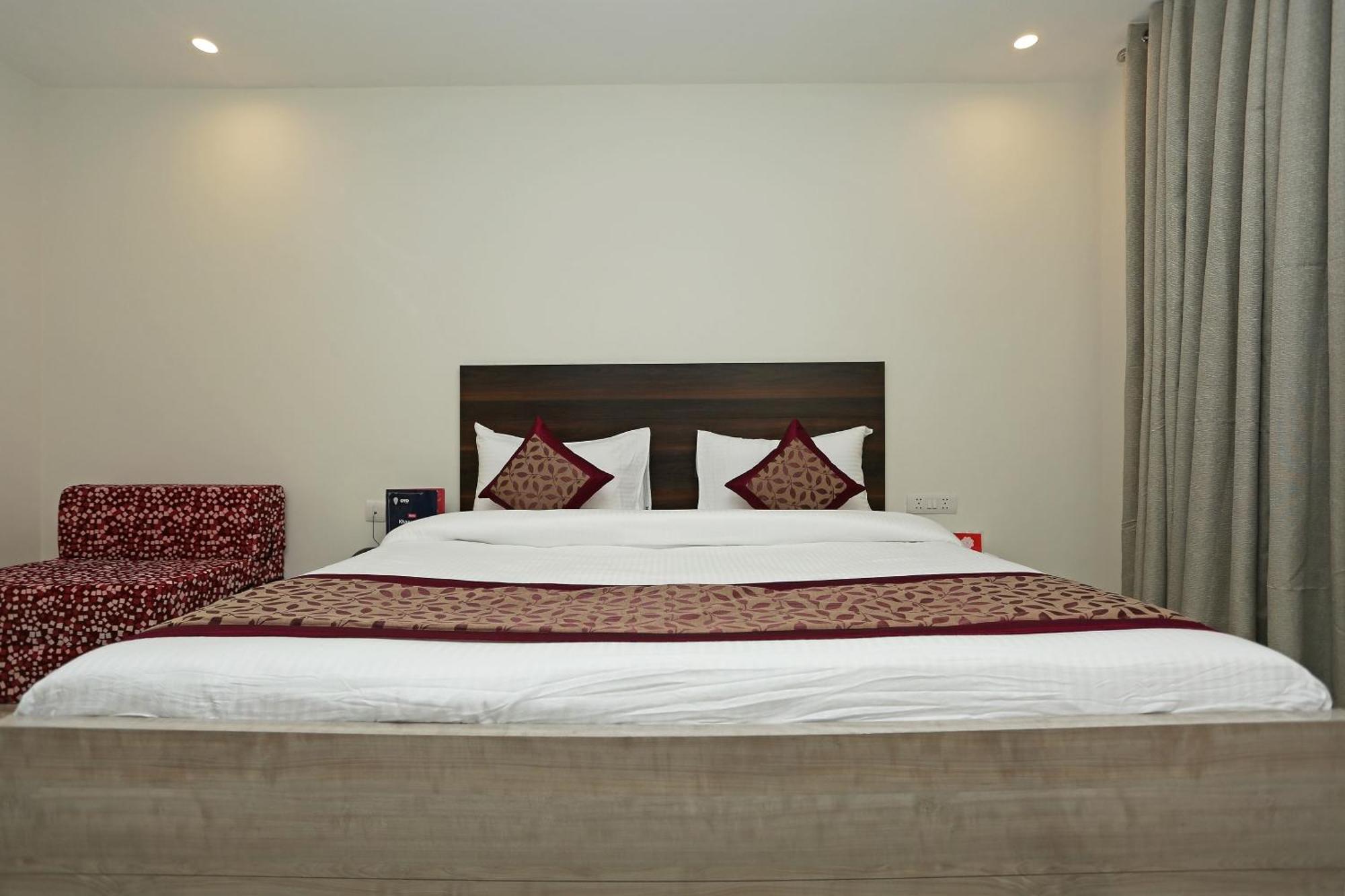 Hotel O Lakshya New Delhi Exteriör bild