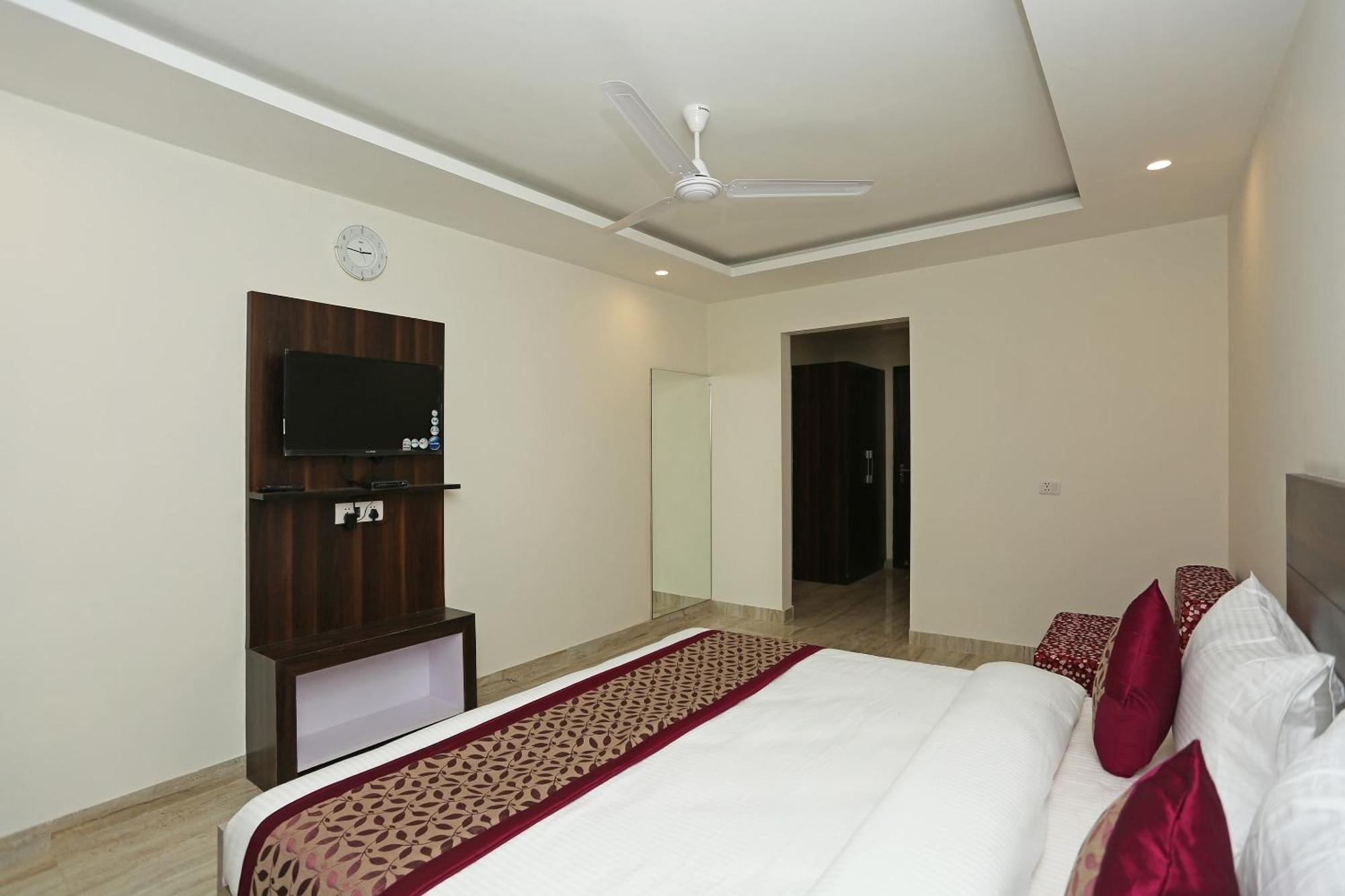Hotel O Lakshya New Delhi Exteriör bild
