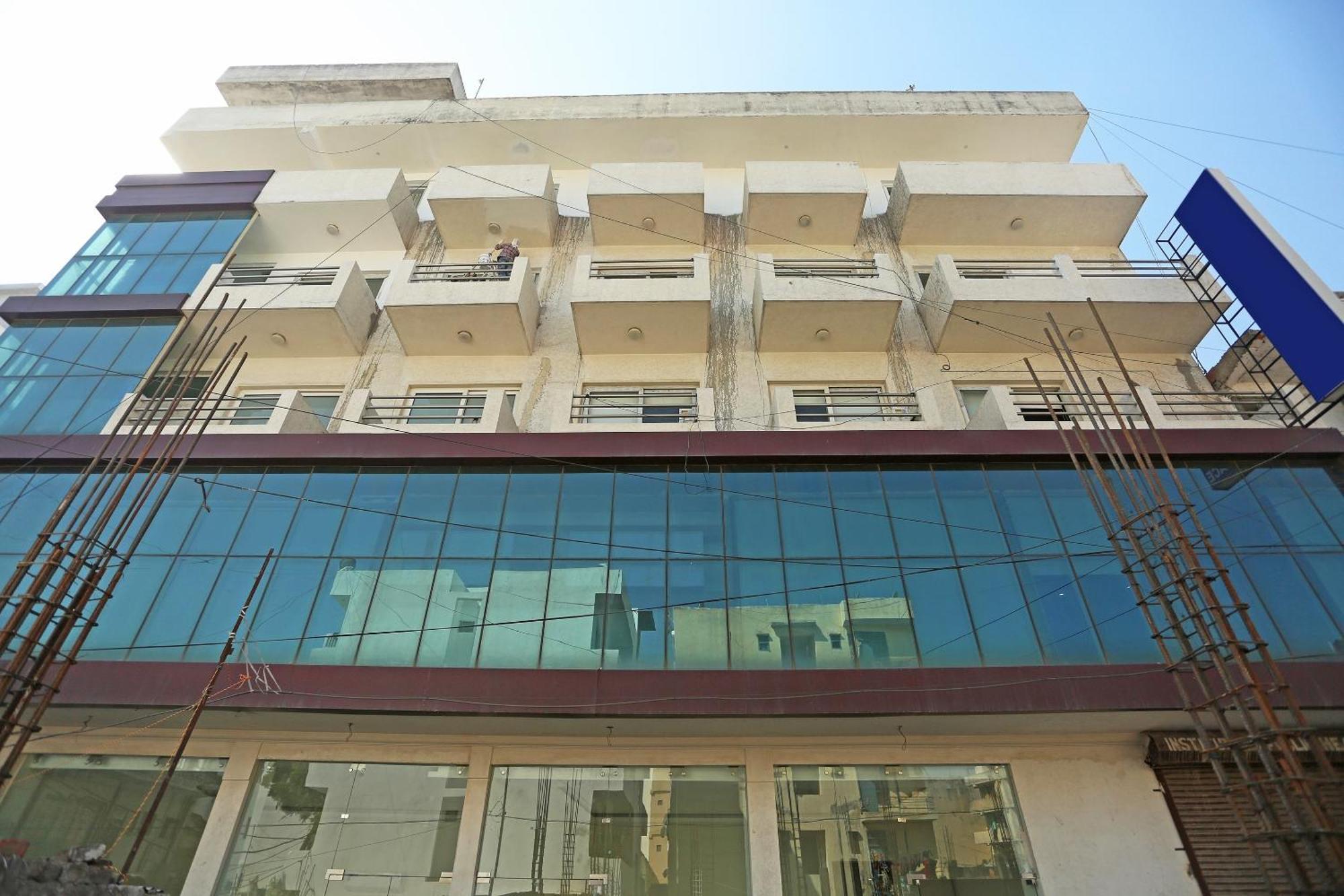 Hotel O Lakshya New Delhi Exteriör bild