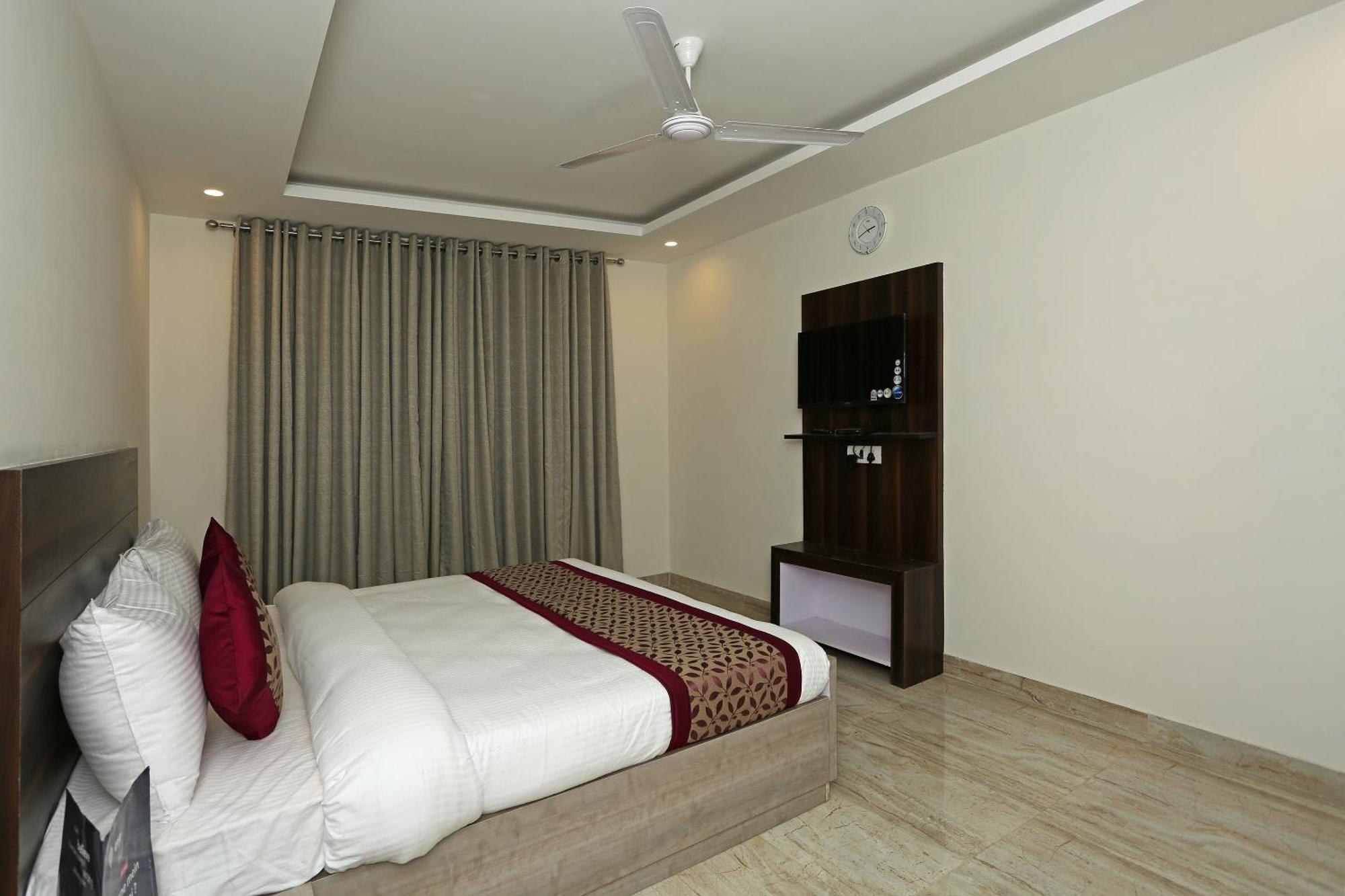 Hotel O Lakshya New Delhi Exteriör bild